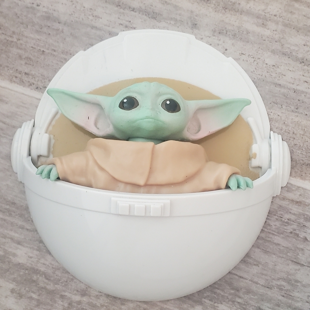 DECOPAC  Star Wars -  The Mandalorian The Child - Baby Yoda Cake Topper One Toy.